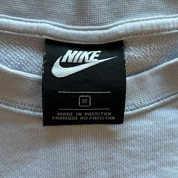Like New Nike Pullover Center Swoosh Cropped Sweatshirt Size 1X - Picture 3 of 5